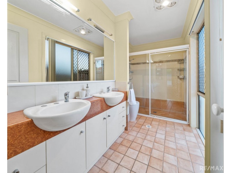 14 Gumleaf Drive, Molendinar QLD 4214