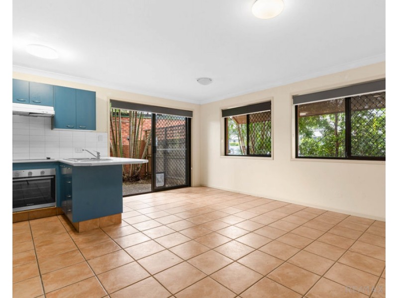 2/175 Surf Parade, Broadbeach QLD 4218