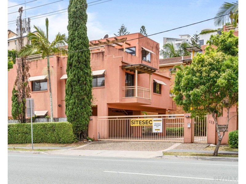 2/175 Surf Parade, Broadbeach QLD 4218