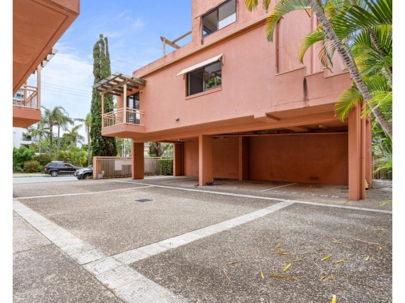 2/175 Surf Parade, Broadbeach QLD 4218