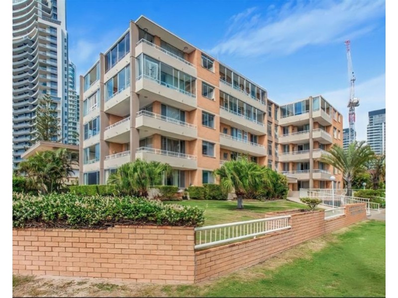 10/4 Elizabeth Avenue, Broadbeach QLD 4218