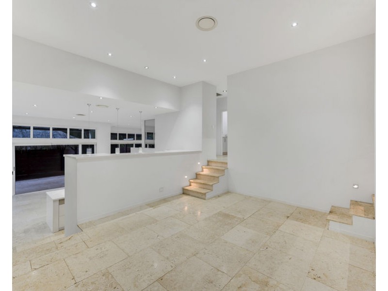 2 Curtis Court, Mudgeeraba QLD 4213