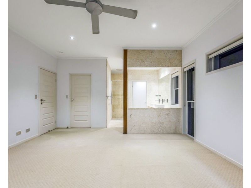 2 Curtis Court, Mudgeeraba QLD 4213