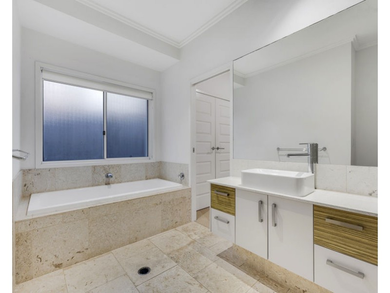 2 Curtis Court, Mudgeeraba QLD 4213