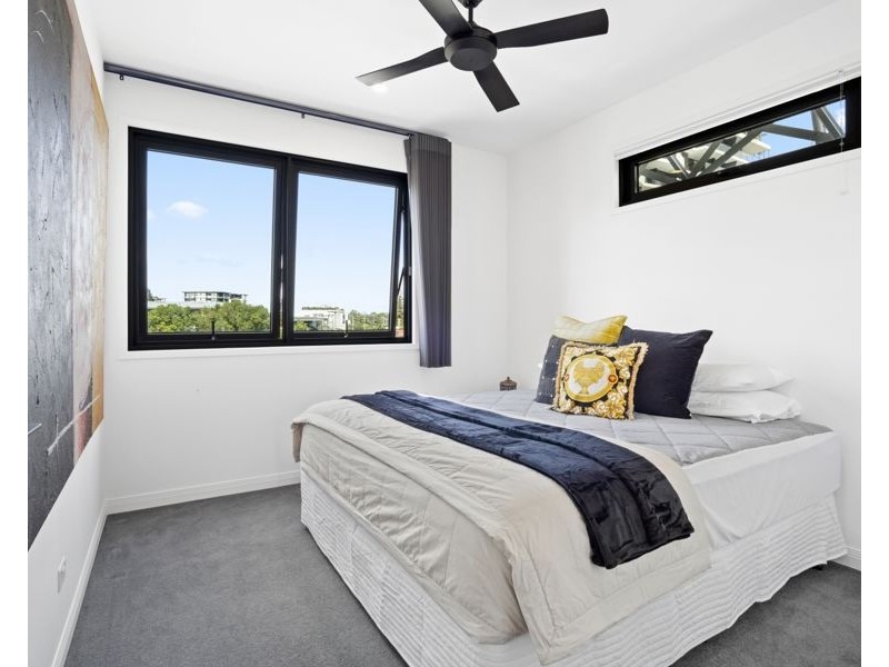 1/27 Burra Street, Surfers Paradise QLD 4217