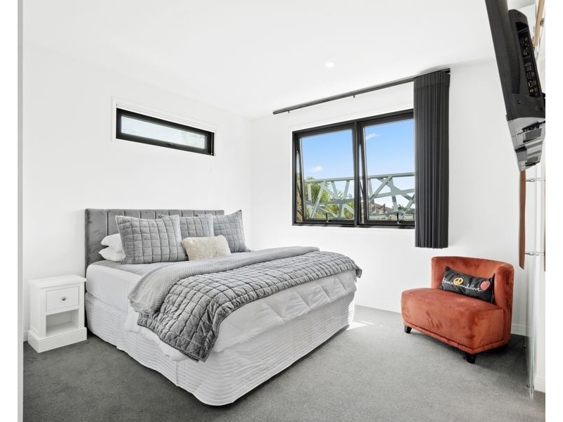 1/27 Burra Street, Surfers Paradise QLD 4217