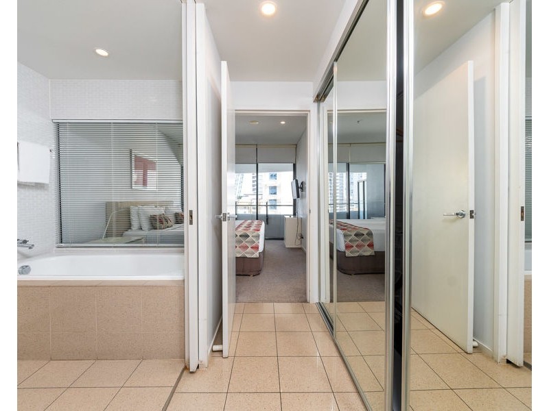 604/89 Surf Parade, Broadbeach QLD 4218