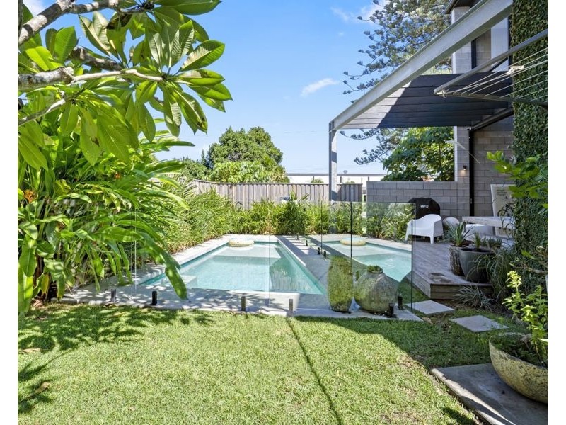 4 Elizabeth Street, Tugun QLD 4224