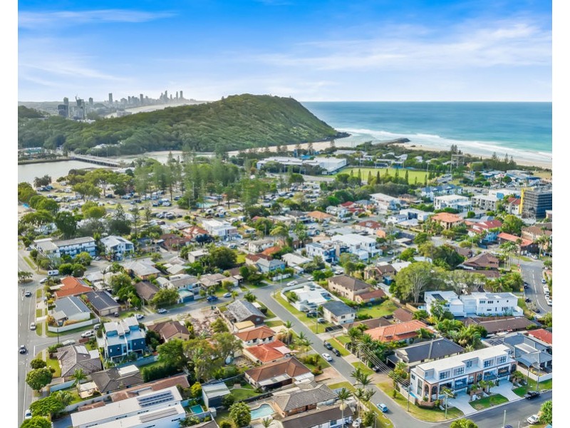 1/10 Alkira Avenue, Palm Beach QLD 4221