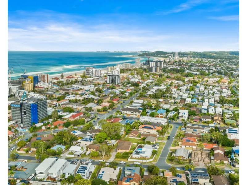 1/10 Alkira Avenue, Palm Beach QLD 4221