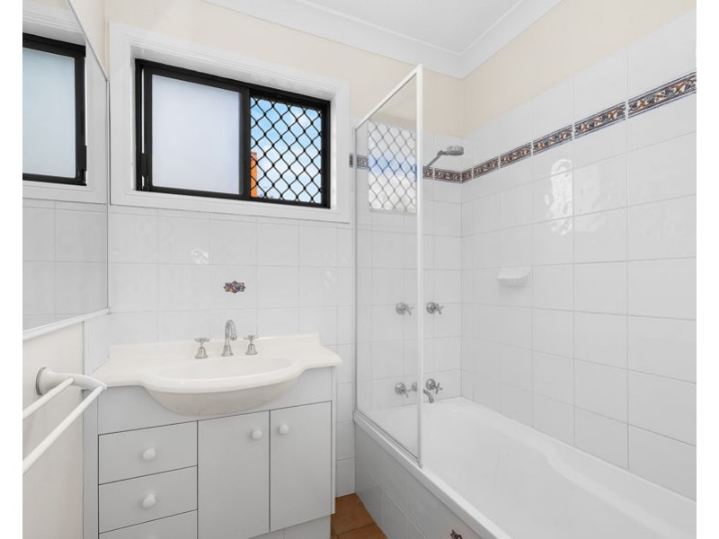 1/10 Alkira Avenue, Palm Beach QLD 4221