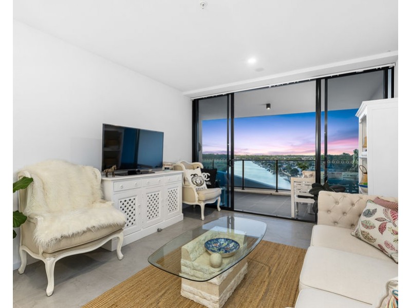 5602/5 Harbour Side Court, Biggera Waters QLD 4216