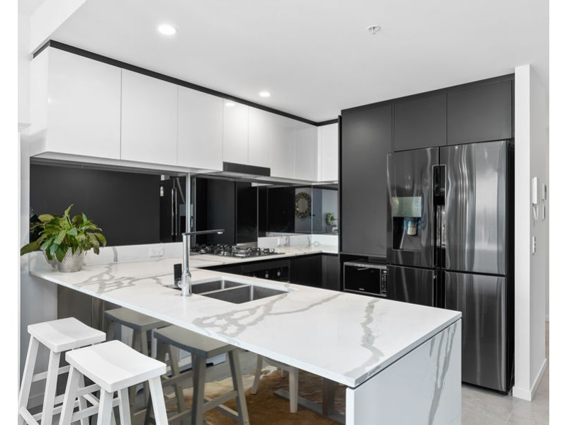 5602/5 Harbour Side Court, Biggera Waters QLD 4216