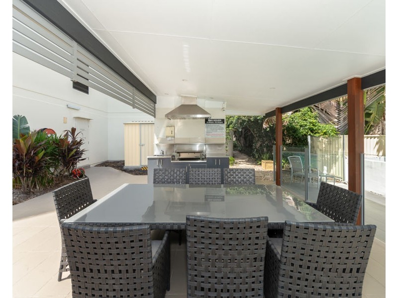 20/22 Armrick Avenue, Broadbeach QLD 4218