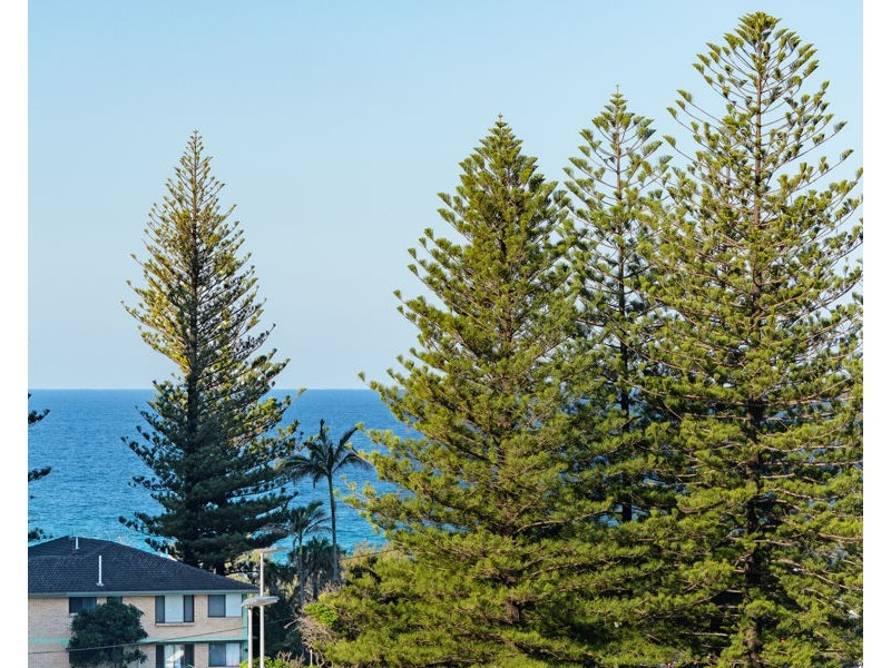 20/22 Armrick Avenue, Broadbeach QLD 4218