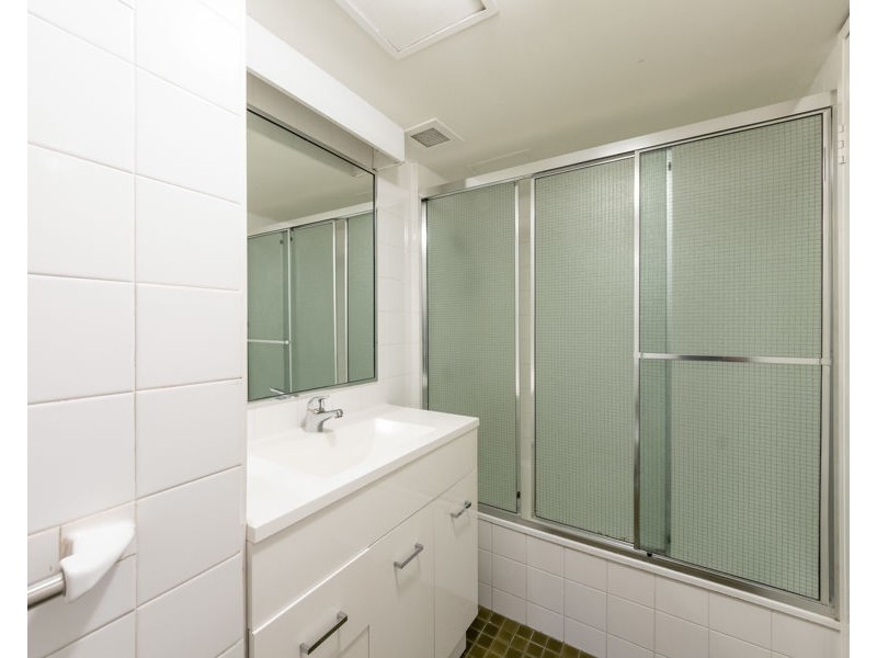20/22 Armrick Avenue, Broadbeach QLD 4218