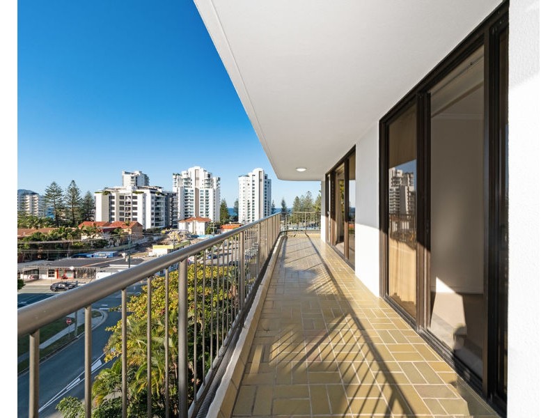 20/22 Armrick Avenue, Broadbeach QLD 4218