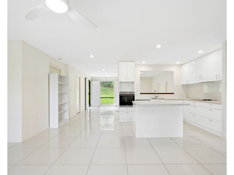 8 Cherokee Crescent, Mudgeeraba QLD 4213