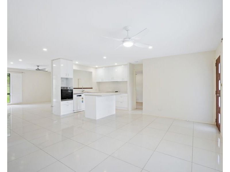 8 Cherokee Crescent, Mudgeeraba QLD 4213