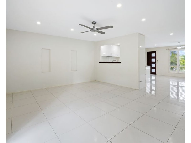 8 Cherokee Crescent, Mudgeeraba QLD 4213