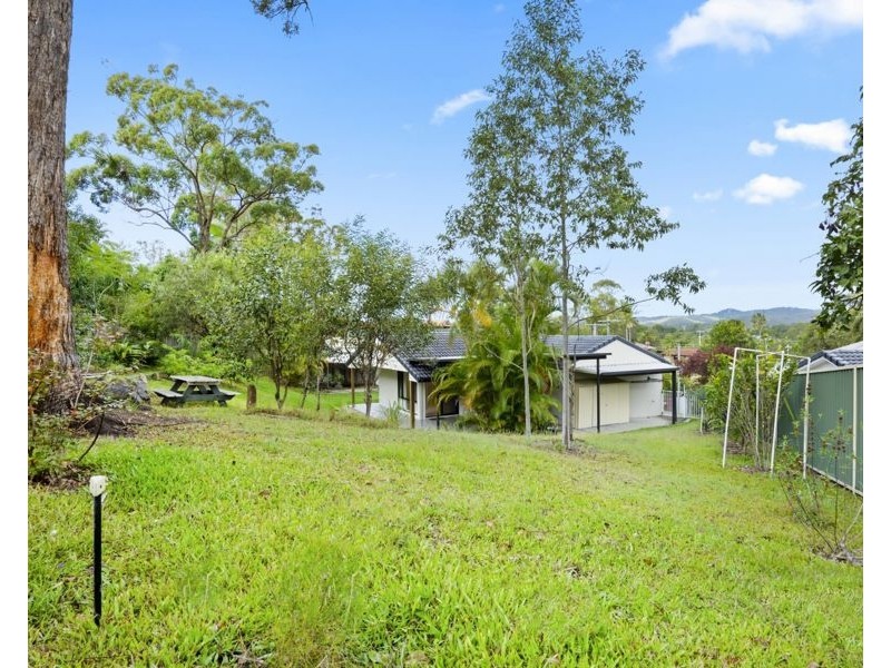 8 Cherokee Crescent, Mudgeeraba QLD 4213