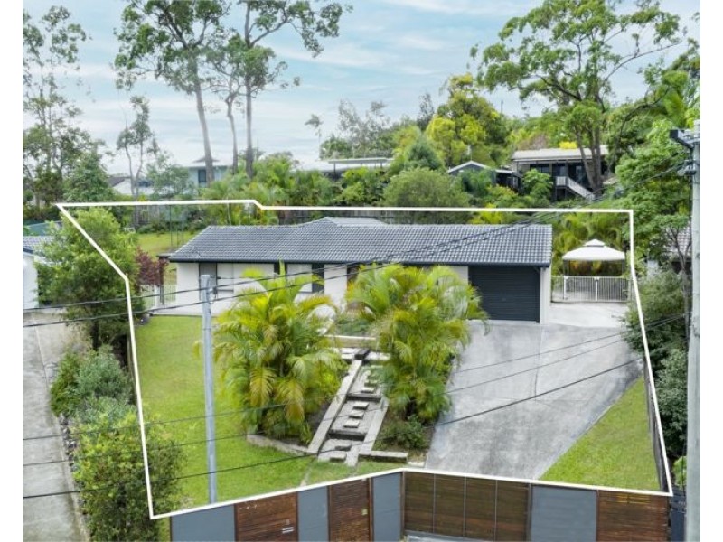 8 Cherokee Crescent, Mudgeeraba QLD 4213