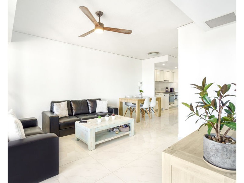 609/22 Surf Parade, Broadbeach QLD 4218
