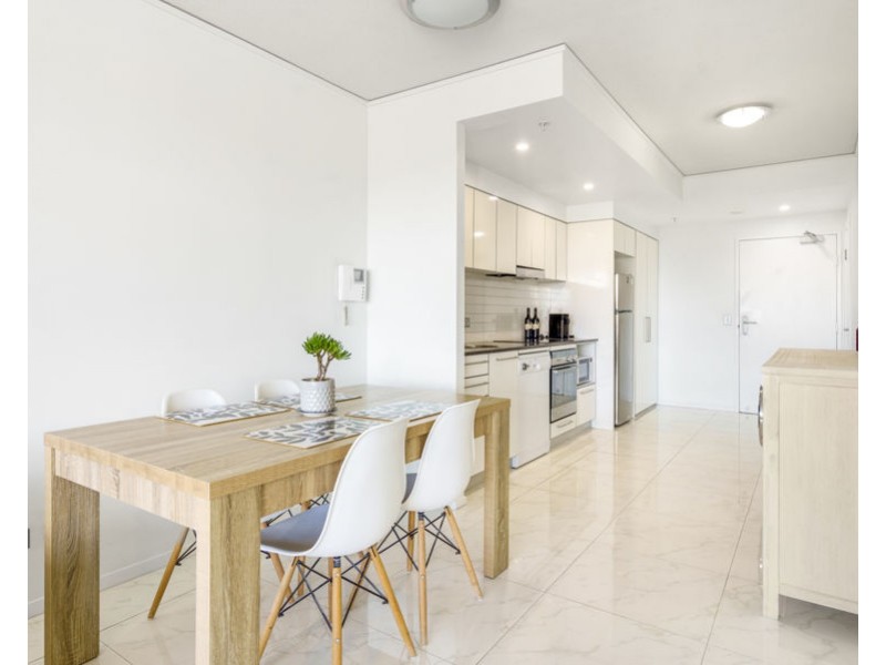 609/22 Surf Parade, Broadbeach QLD 4218