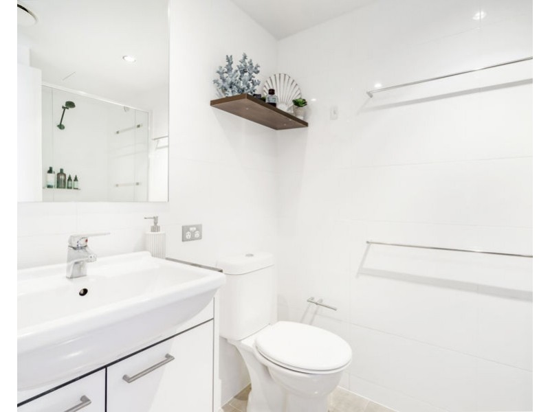 609/22 Surf Parade, Broadbeach QLD 4218