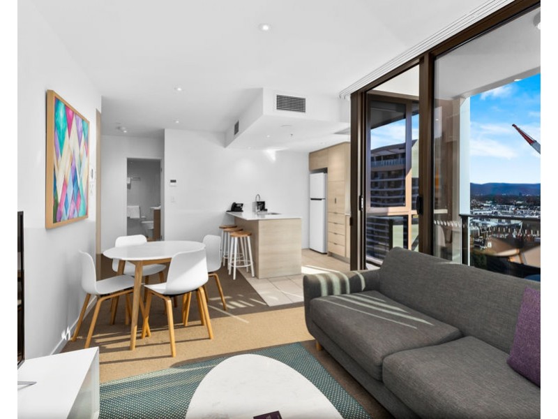 1801/2663 Gold Coast Highway, Broadbeach QLD 4218