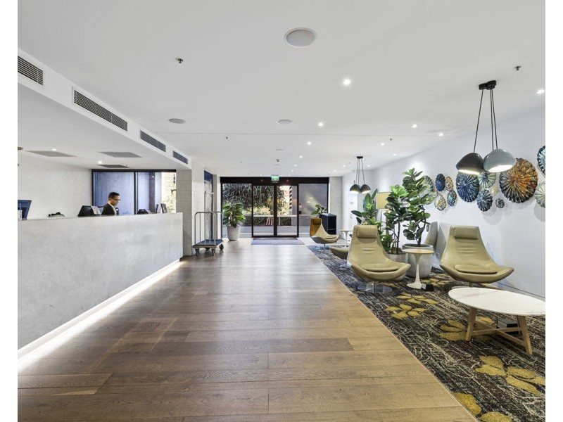 1801/2663 Gold Coast Highway, Broadbeach QLD 4218