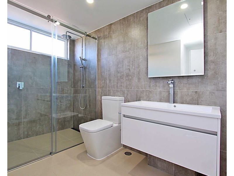 305/26-28 Gray Street, Southport QLD 4215