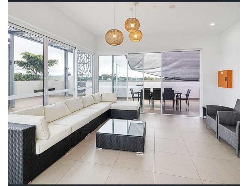 305/26-28 Gray Street, Southport QLD 4215