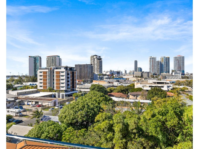 305/26-28 Gray Street, Southport QLD 4215