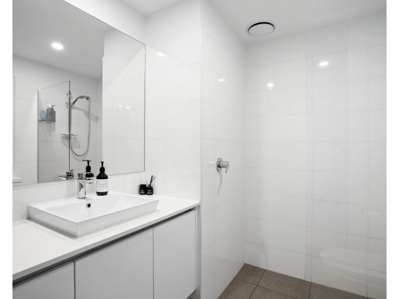 2210/1-7 Waterford Court, Bundall QLD 4217