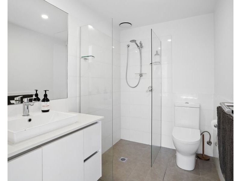 2210/1-7 Waterford Court, Bundall QLD 4217