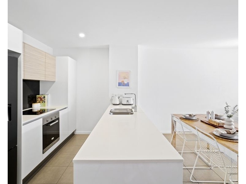 2210/1-7 Waterford Court, Bundall QLD 4217