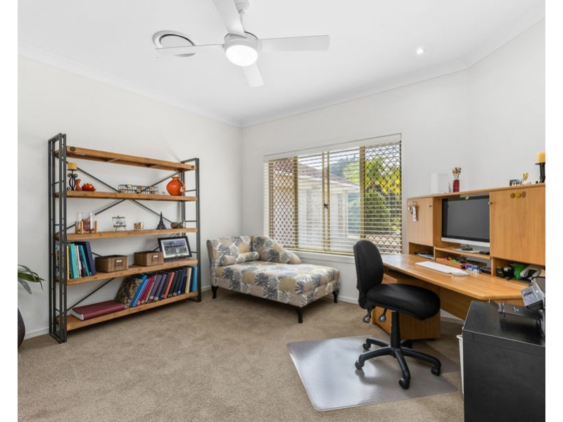 15 Maryland Avenue, Carrara QLD 4211