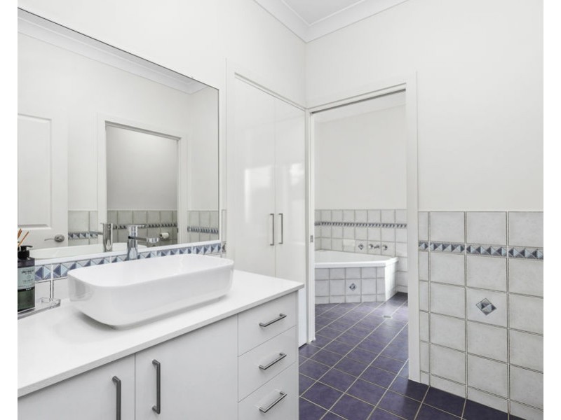 15 Maryland Avenue, Carrara QLD 4211