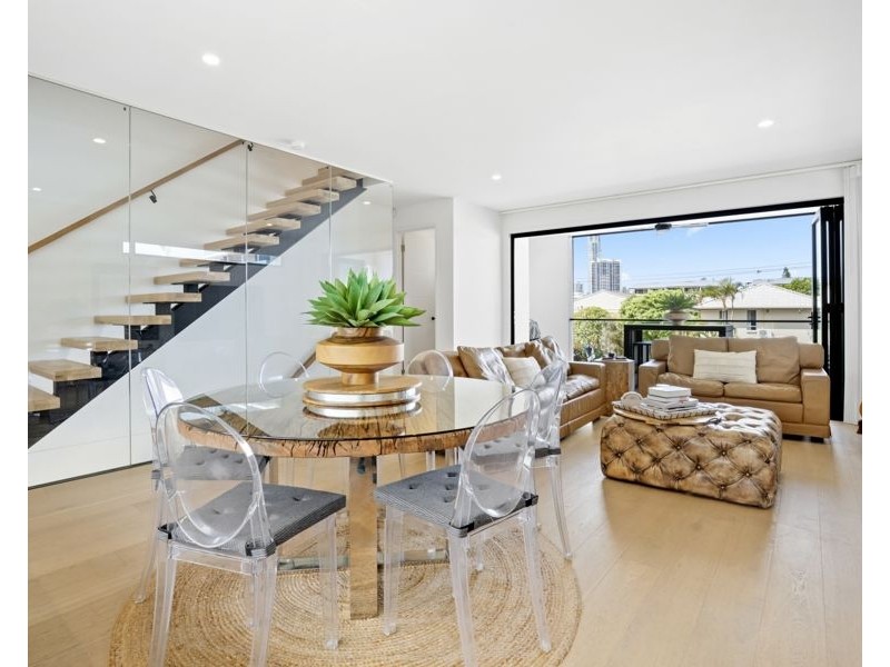 1/27 Burra Street, Chevron Island QLD 4217