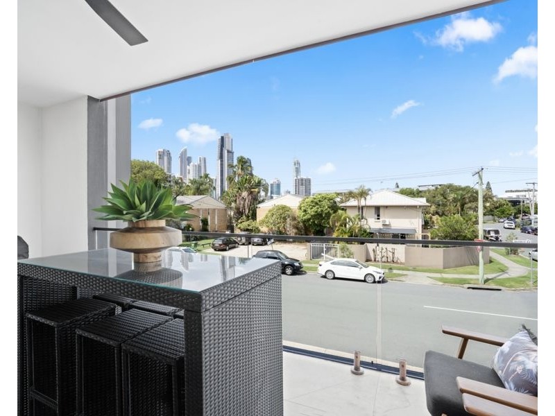 1/27 Burra Street, Chevron Island QLD 4217