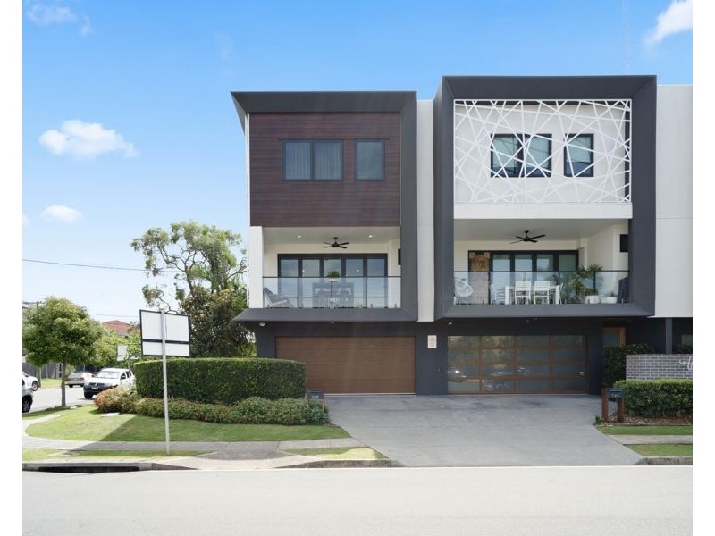 1/27 Burra Street, Chevron Island QLD 4217