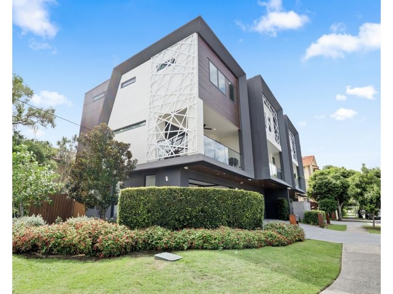 1/27 Burra Street, Chevron Island QLD 4217