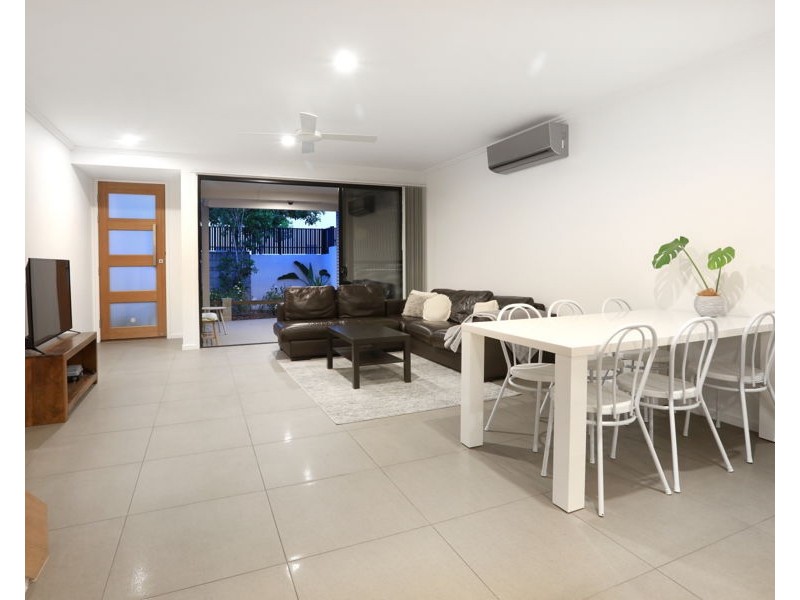 25 The Crestway, Robina QLD 4226