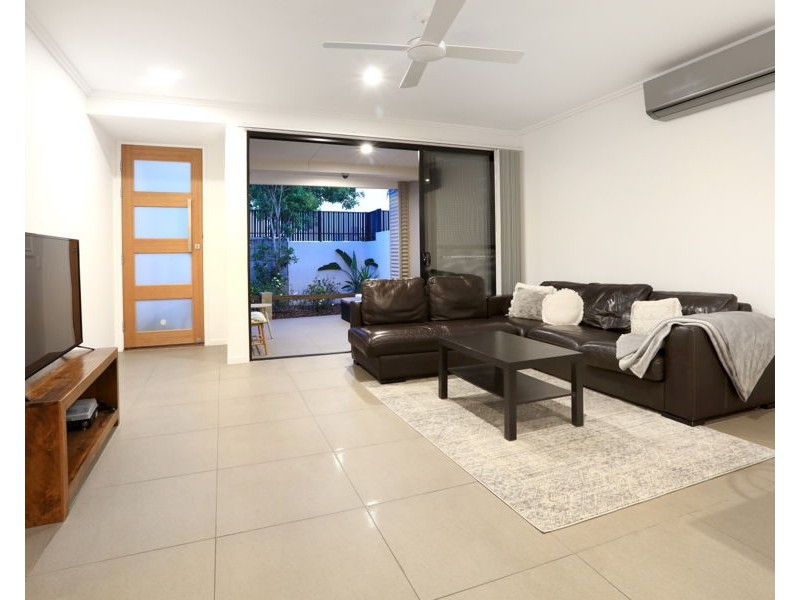 25 The Crestway, Robina QLD 4226