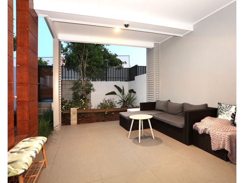 25 The Crestway, Robina QLD 4226