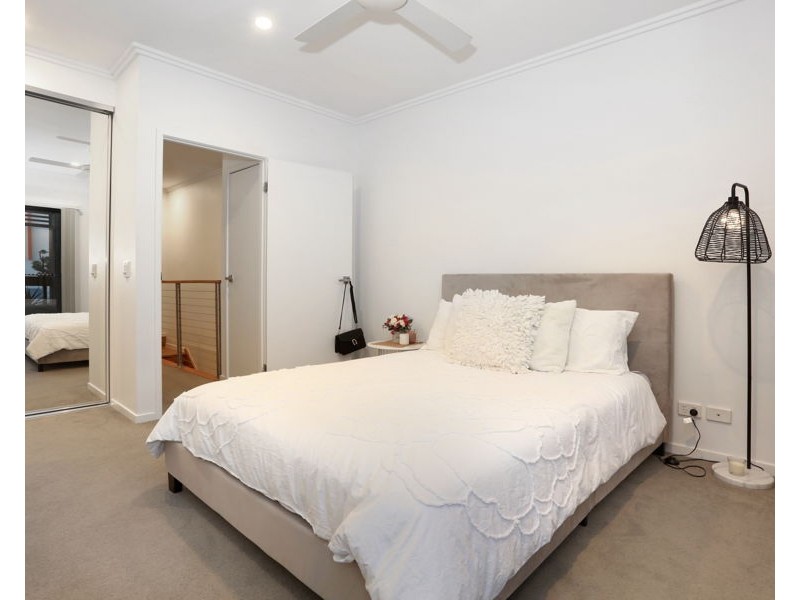 25 The Crestway, Robina QLD 4226
