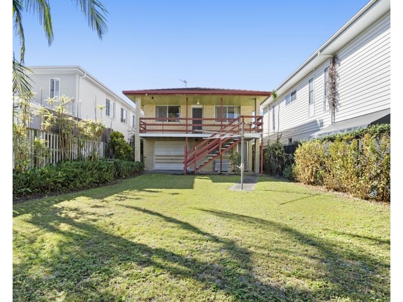 82 Sunshine Parade, Miami QLD 4220
