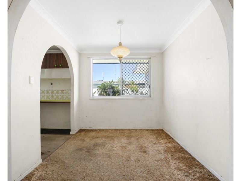 82 Sunshine Parade, Miami QLD 4220