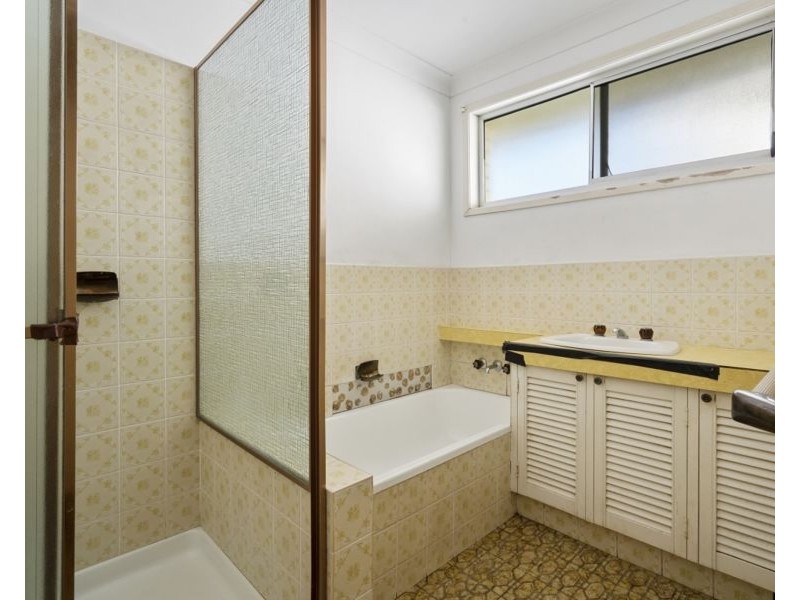 82 Sunshine Parade, Miami QLD 4220